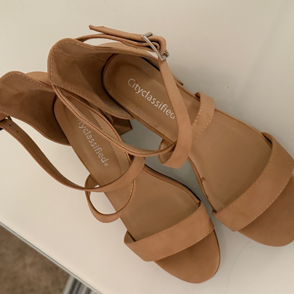 Cityclassified Women's Beige Strappy Sandals